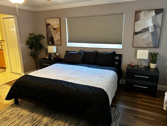 Building Photo - 6860 Calle Del Paz S