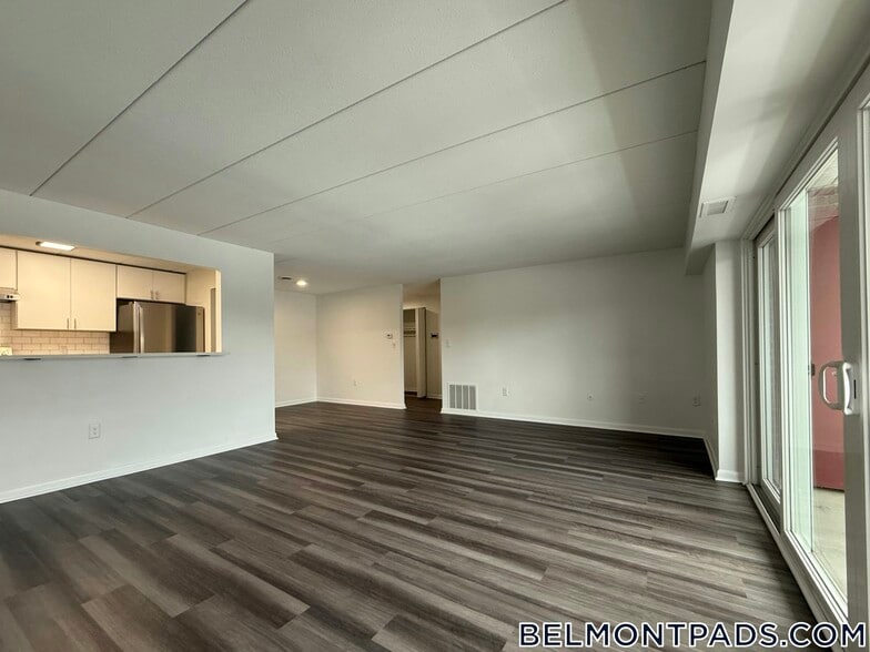 Building Photo - 55 Hill Rd