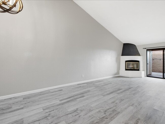 Building Photo - 10111 Spyglass