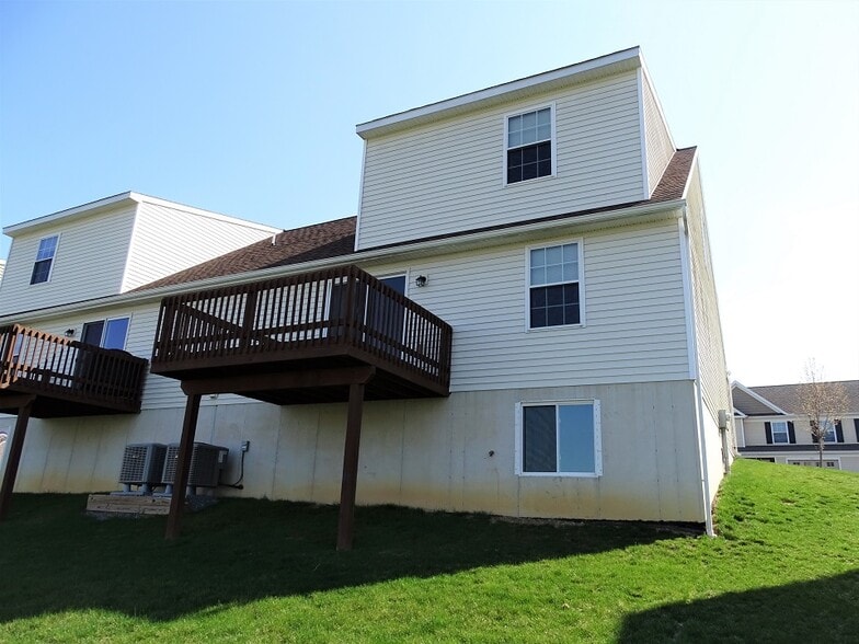Building Photo - 450 Marlene Way