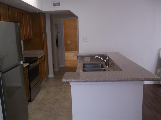 Building Photo - 9809 Walnut St