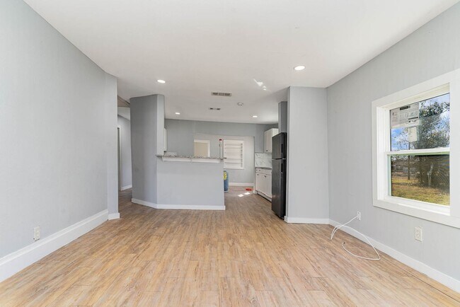 Building Photo - 1406 Galloway Ave