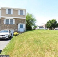 Building Photo - 679 S 82nd St