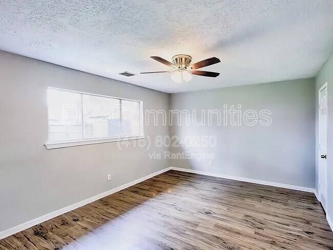Building Photo - 10946 Gulf Valley St