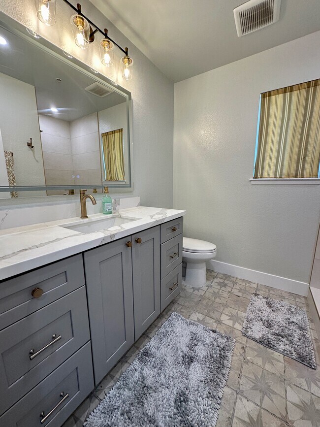 Building Photo - 449 Villa Blanca Ct