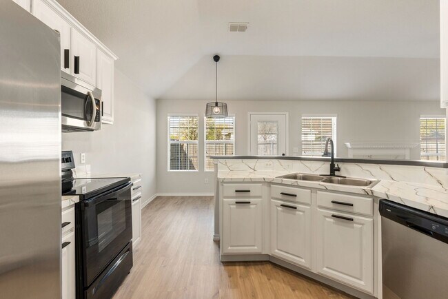 Building Photo - 3101 Lance Ln