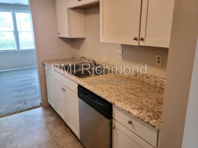 Building Photo - 9623 Greenmeadow Cir