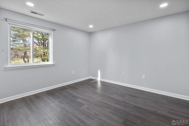 Building Photo - 7520 Tamarron Dr