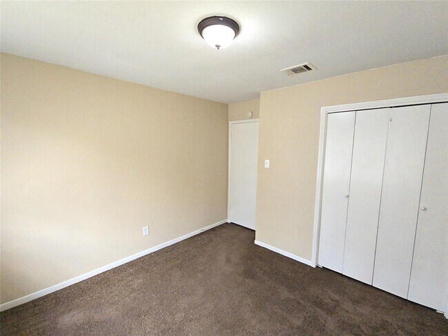Building Photo - 4718 Reynaldo Dr