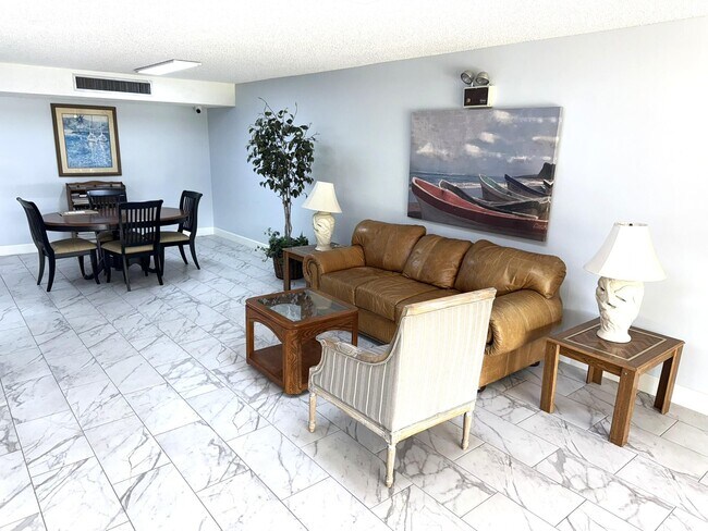 Building Photo - 733 SE 1st Way