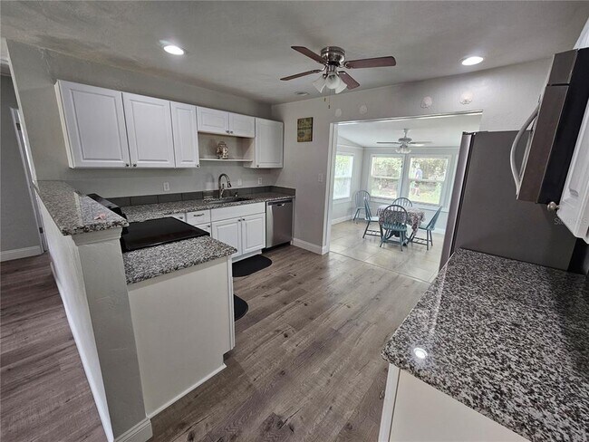 Building Photo - 315 62nd St W