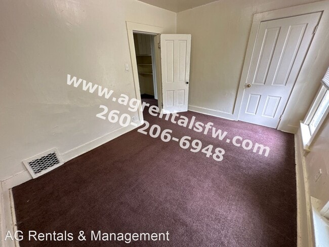 Building Photo - 3 br, 1 bath House - 1217 Michigan Ave
