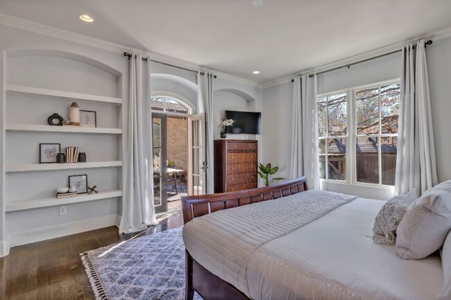 Building Photo - 1127 Glendale Ln