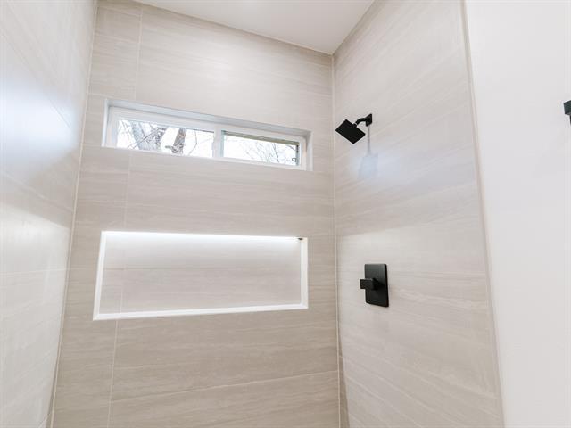 Building Photo - 1007 Strickland St