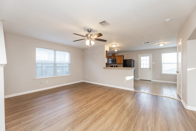 Building Photo - 1006 Vernage Rd