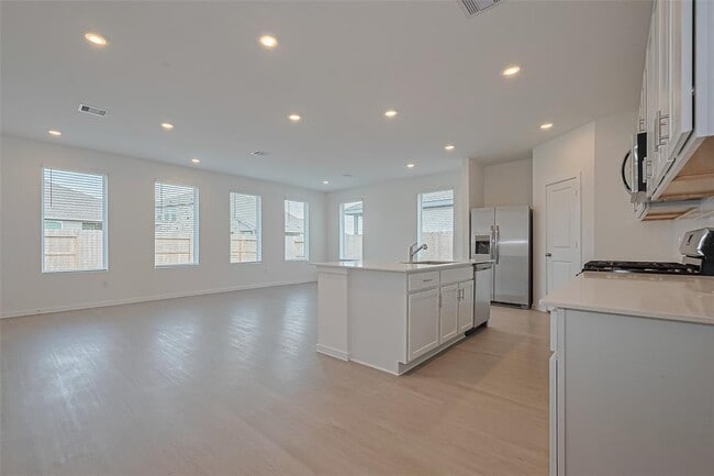 Building Photo - 6822 Harvest Wheat Ln