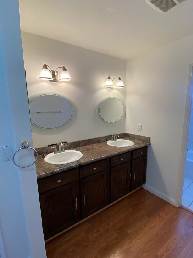 Building Photo - 20947 Hackney St