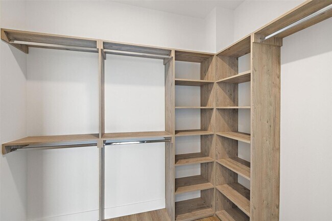 Building Photo - 4315 S Congress Ave