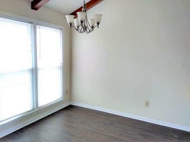 Building Photo - Cute, one story brick 3 Bedroom Brick Home