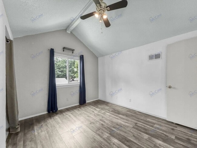 Building Photo - 767 Dove Cir