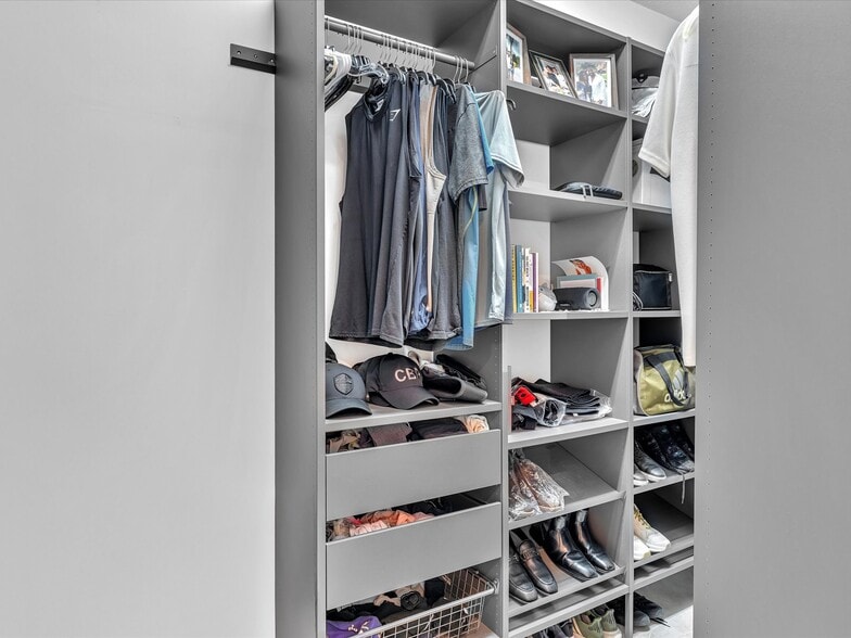 Building Photo - 6410 NW 102nd Path