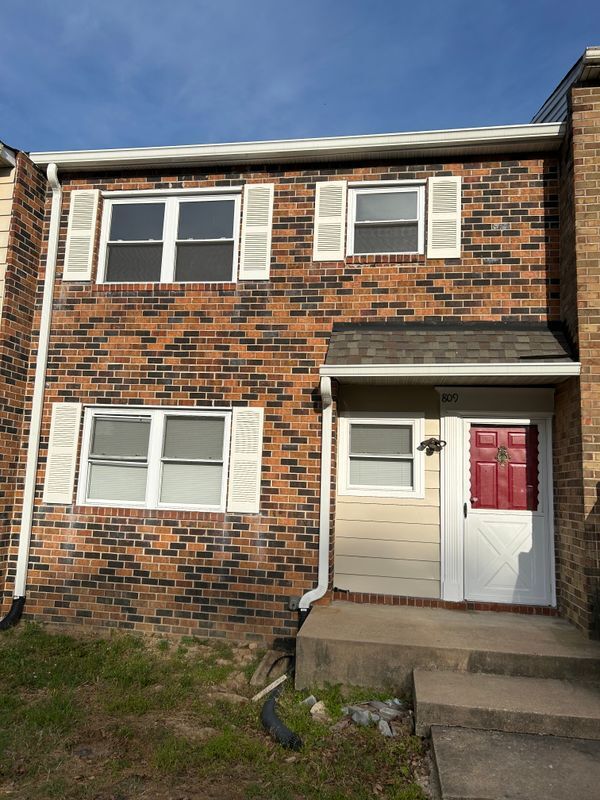 Building Photo - 809 Sledgehammer Dr