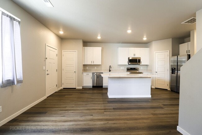 Building Photo - New Townhome in Downtown Johnstown