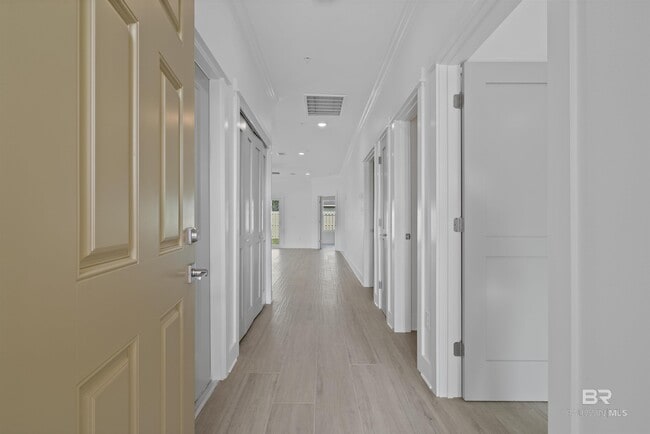 Building Photo - 501 Cotton Creek Dr