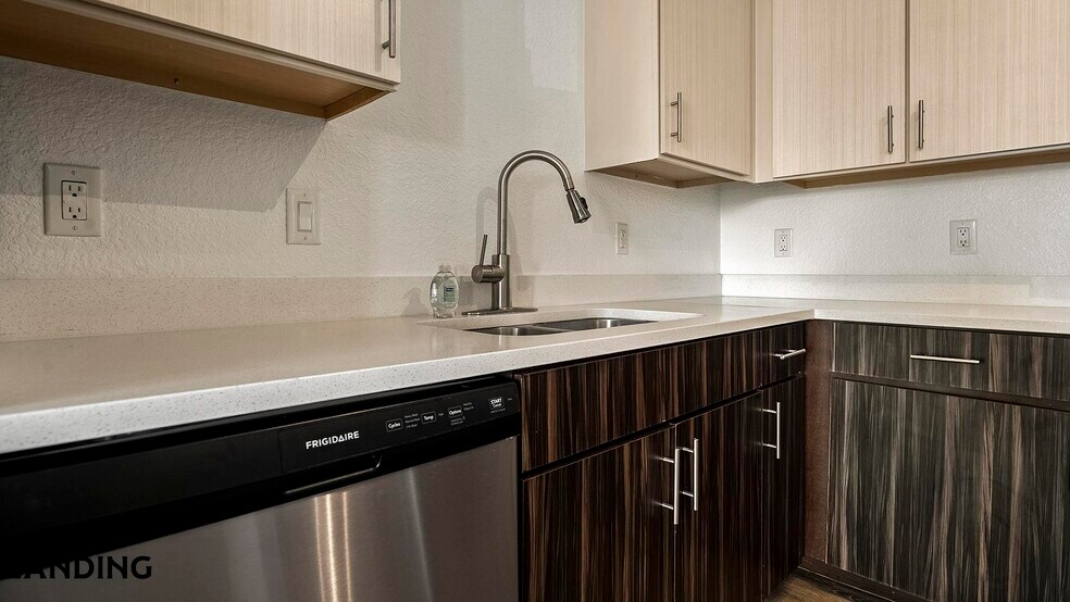 Building Photo - 9301 Summit Centre Way