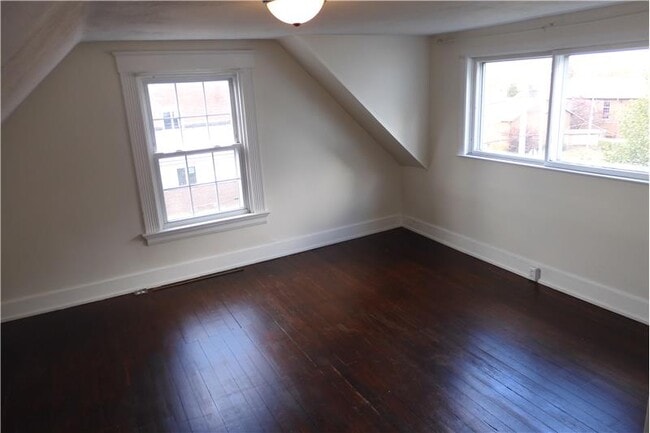 Building Photo - 203 Boone St