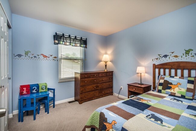 Building Photo - 1620 Dahlia Ct