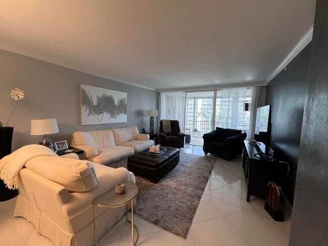 Building Photo - 3212 S Ocean Blvd