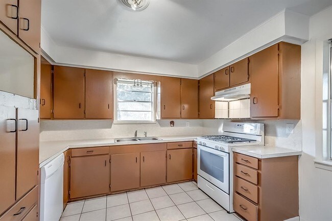 Building Photo - 15206 TX-36