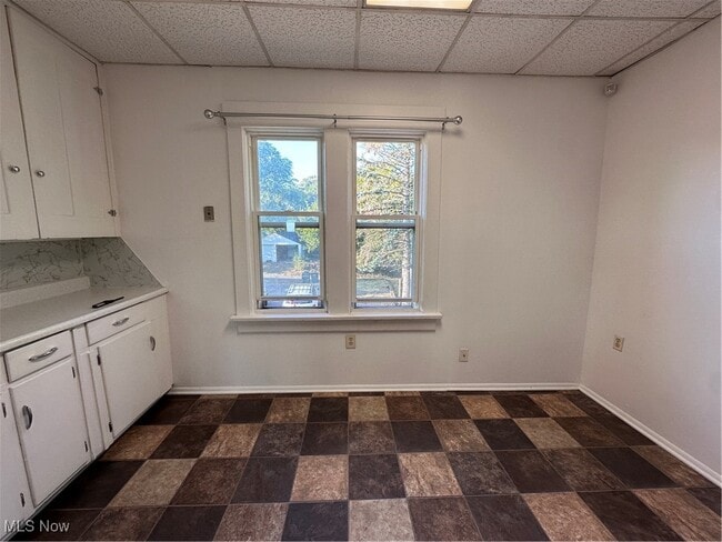 Building Photo - 317 12th St NE
