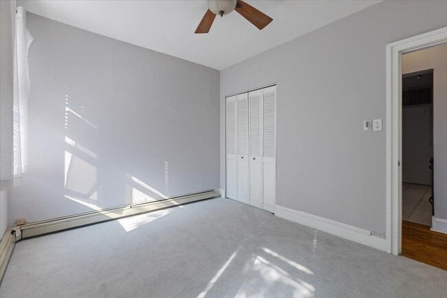 Building Photo - 630 W Waveland Ave