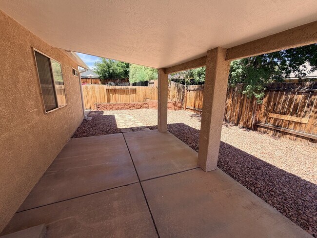 Building Photo - 204 N 2000 E