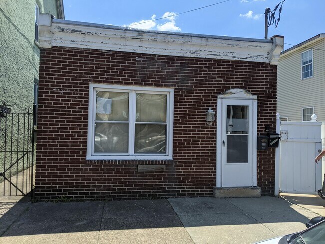 Building Photo - 7103-7107 Tulip St