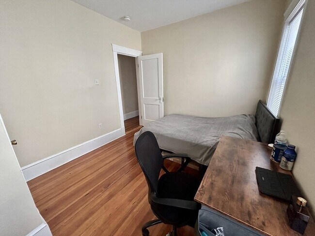 Building Photo - 303 Tappan St