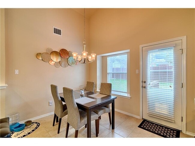 Building Photo - 3321 Tavistock Dr