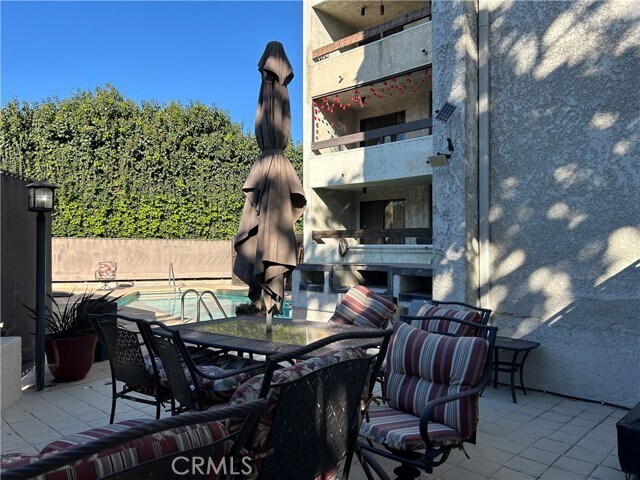 Building Photo - 222 N Rose St