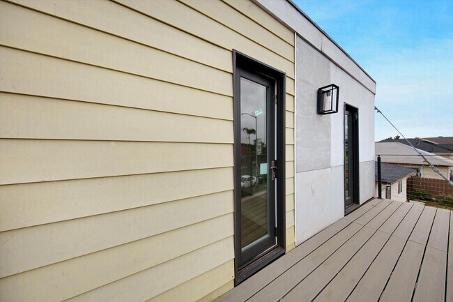Building Photo - ONE MONTH FREE!! BRAND NEW CONSTRUCTION!! ...
