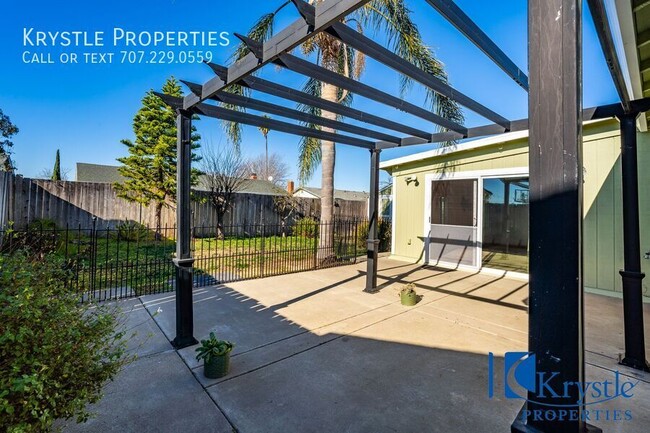 Building Photo - Gorgeous American Canyon Home w/Solar Pane...