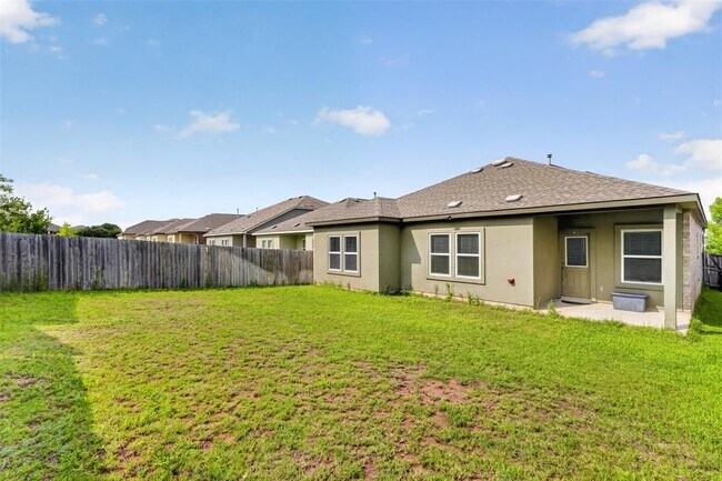 Building Photo - 1301 Blackhaw Ln