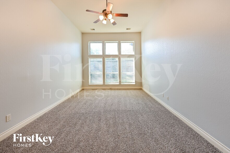 Building Photo - 18631 Minden Oaks Dr