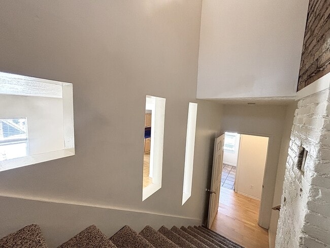 Building Photo - 517 E 500 S