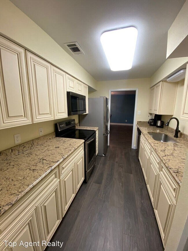 Building Photo - 3 br, 2 bath House - 2021 Bayou Lane