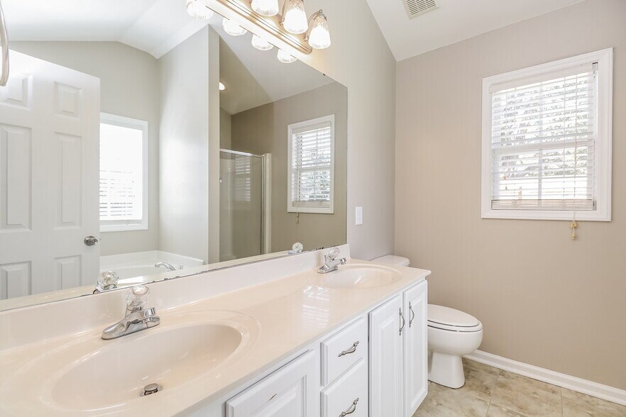 Building Photo - 1018 Cranston Crossing Pl