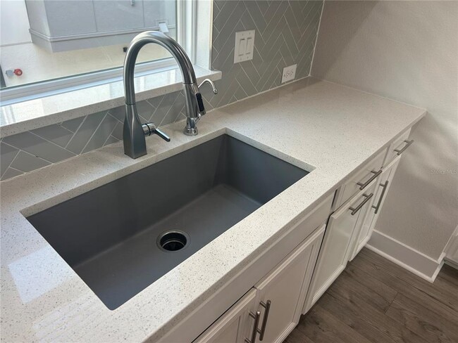 Building Photo - 2511 N Grady Ave