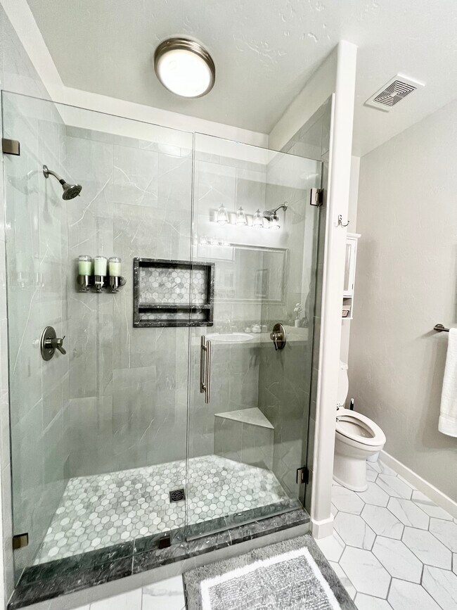 Building Photo - 5068 W Targee St