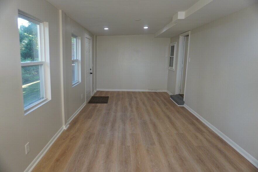 Building Photo - 239 E Timonium Rd